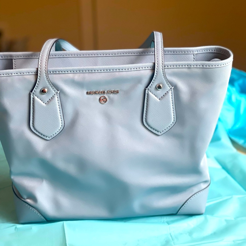 MICHEAL KORS- Eva Small Nylon Top Zip Tote